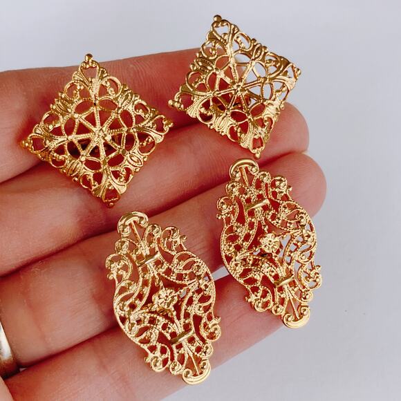VTG Lot of 2 Clip On Earrings Gold Tone Filigree Ornate Costume Jewelry - Picture 3 of 11